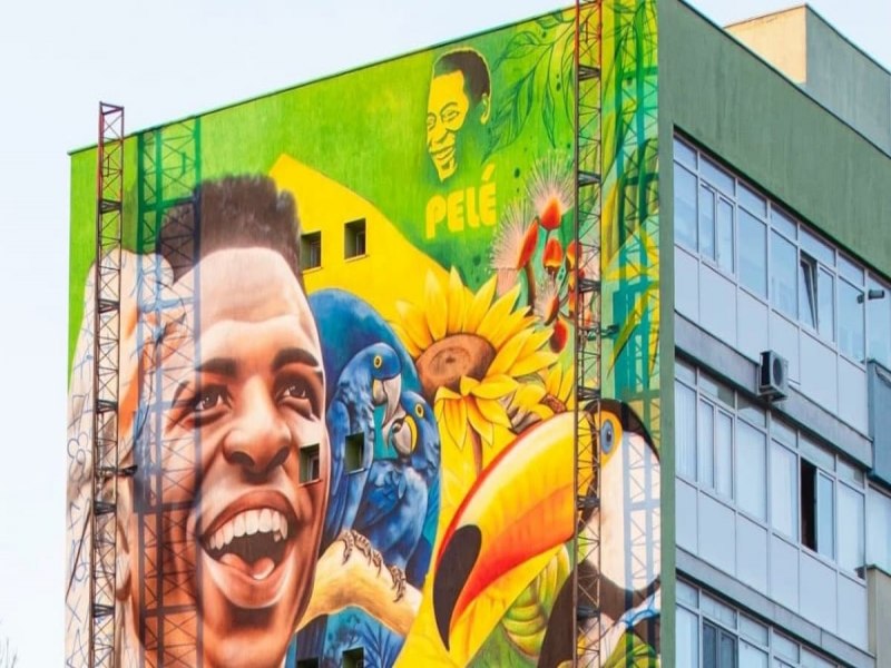 Vini Jr.  retratado em mural pintado por brasileiro na Romnia